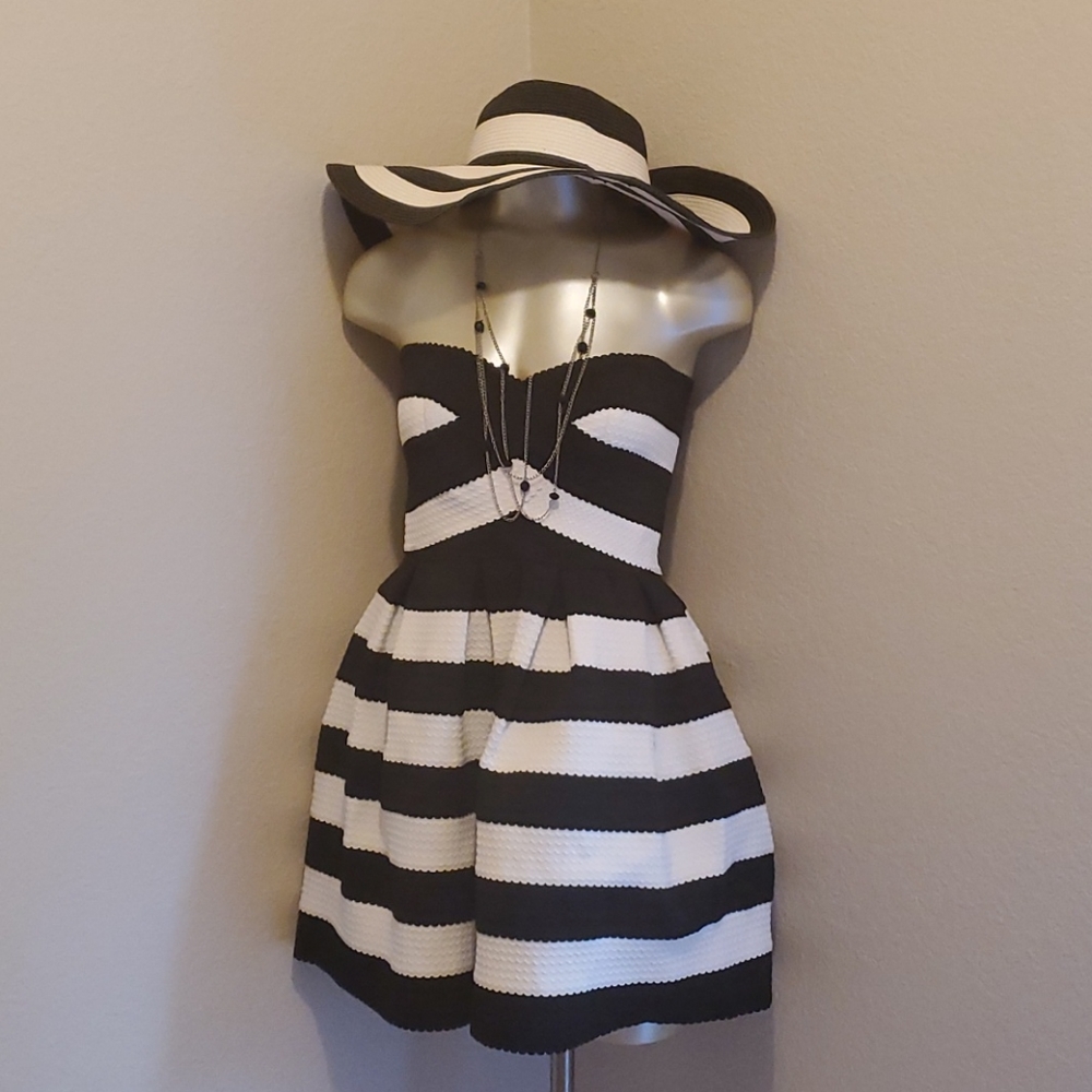 SAM SOUCI dress